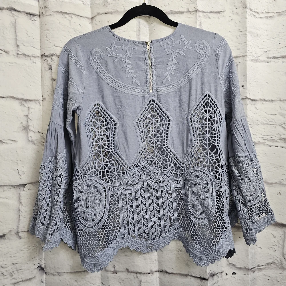 Altar’d state women Sz S crocheted lace bell sleeve 100% Cotton blouse top blue
